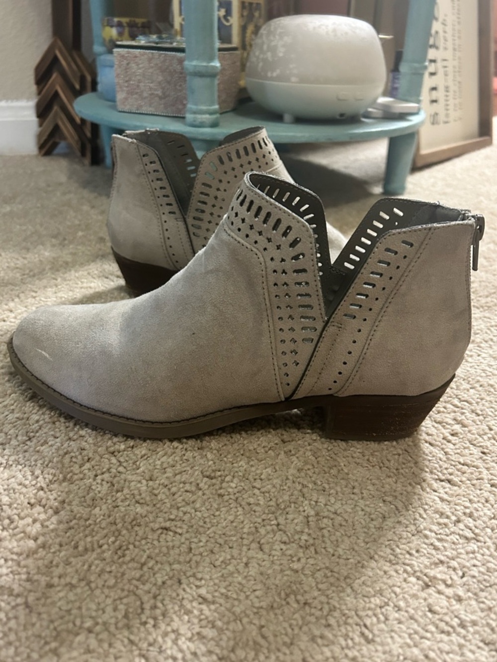 Carlos by Carlos Santana Billey perforated ankle booties light gray 9.5